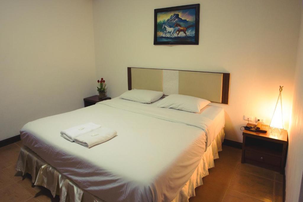 The Residence Hotel -Sha Extra Plus Chiang Mai Esterno foto
